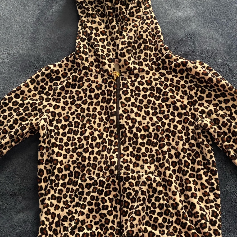 y2k cheetah print juicy couture zip up jacket🐆